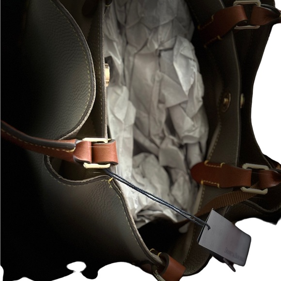 Nwt- Dooney and Bourke pebble grain bag👜👛 - Picture 8 of 8
